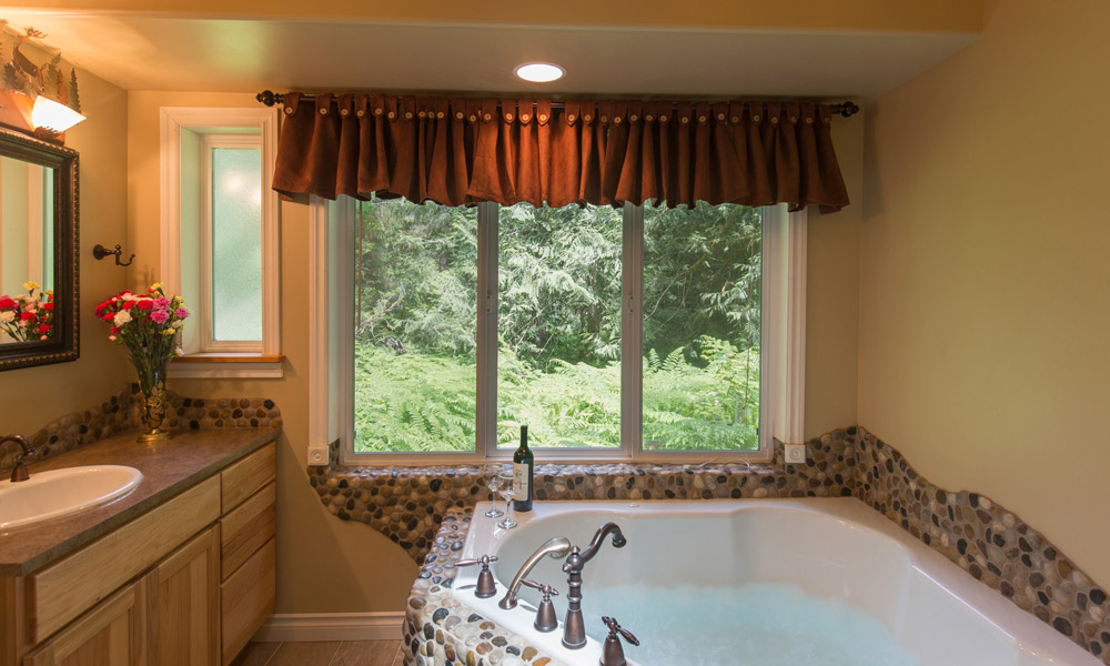 Woodland Retreat Cottage Bathroom